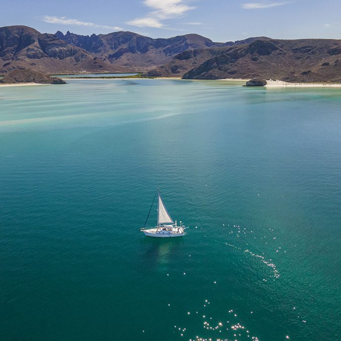 Sail boat in Playa Balandra - La Paz Tourism