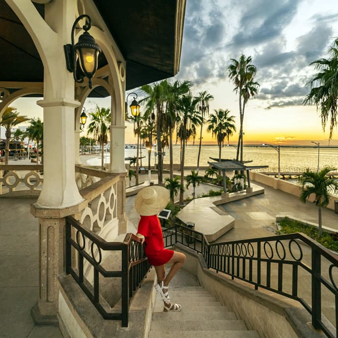 Malecon sunset - La Paz Tourism